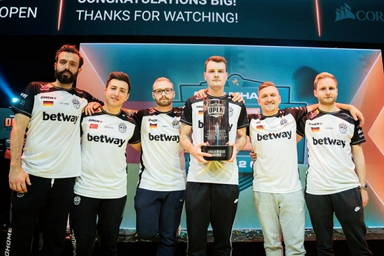 东莞万江电竞狂欢盛宴即将开启，快来体验电竞巴士的魅力