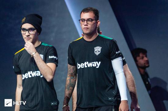 探索黑丝在永劫无间中的魅力与创意